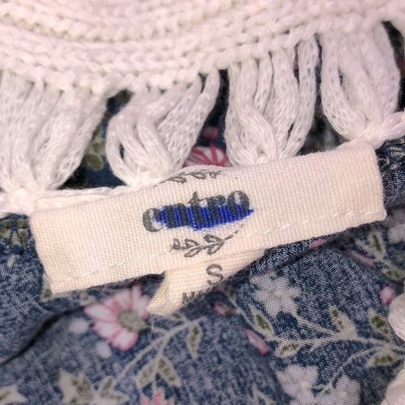 Entro size small blue & pink floral crochet top - Picture 4 of 4